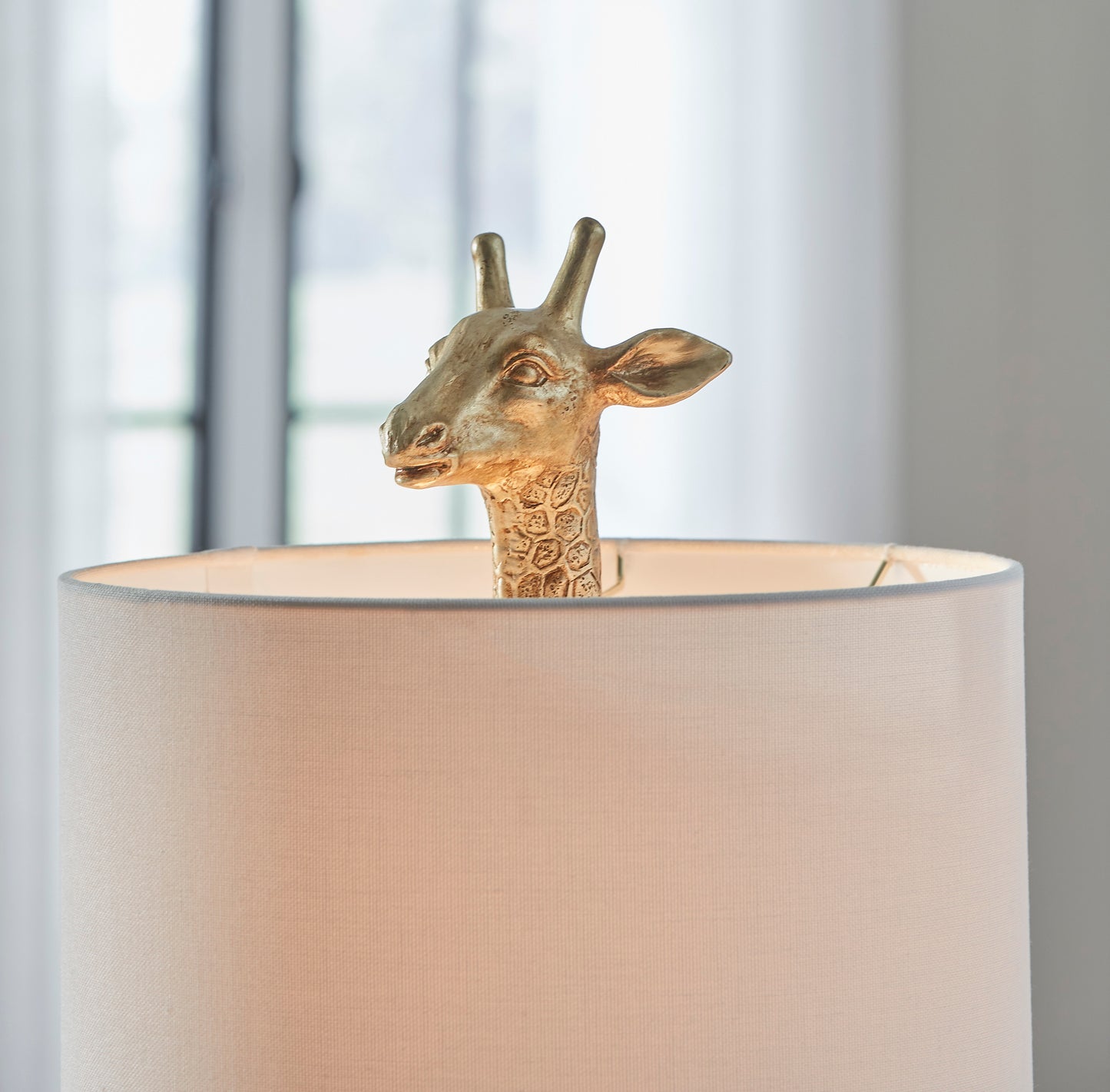 Giraffe Poly Table Lamp