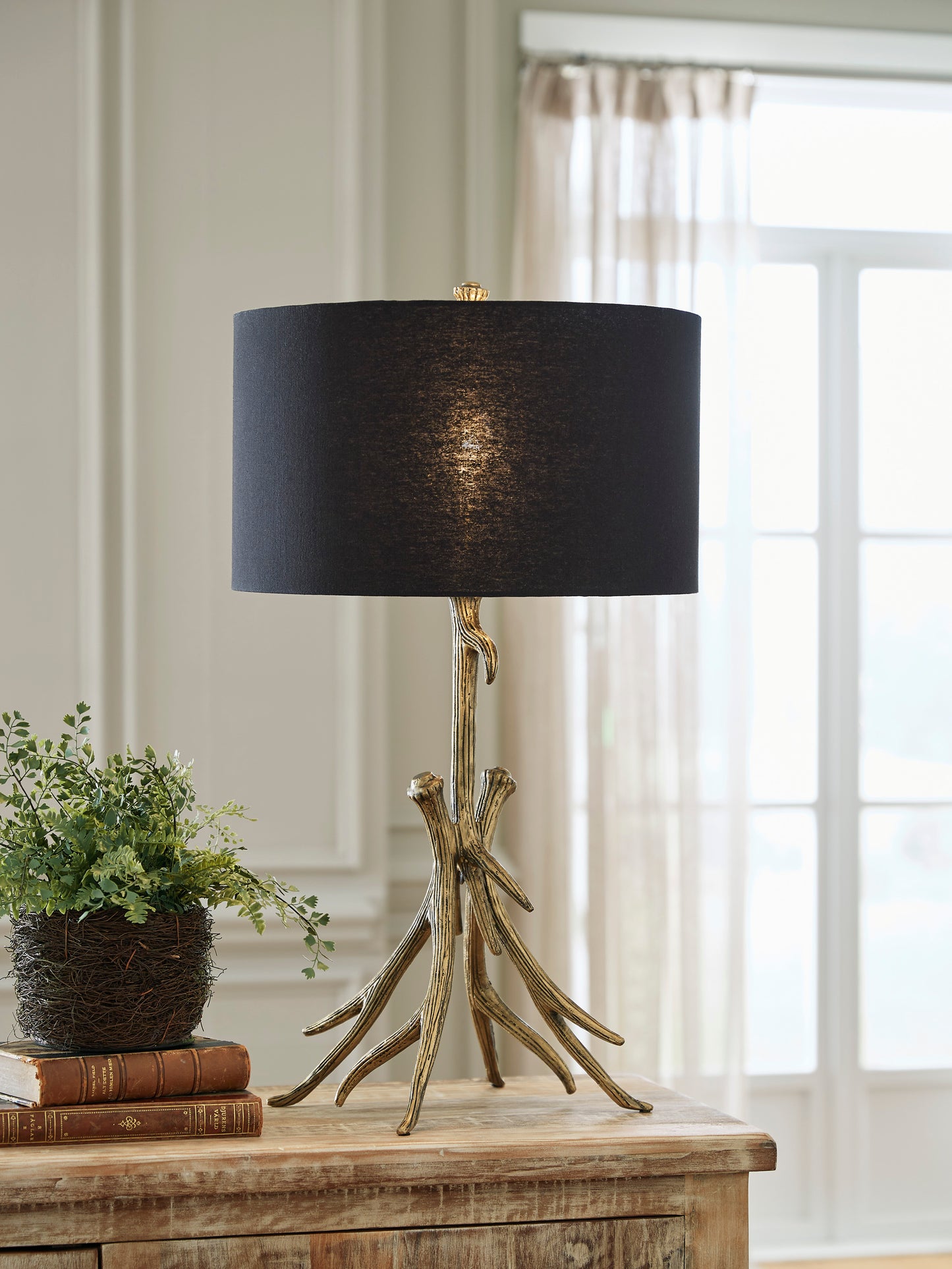 Brawn Metal Table Lamp