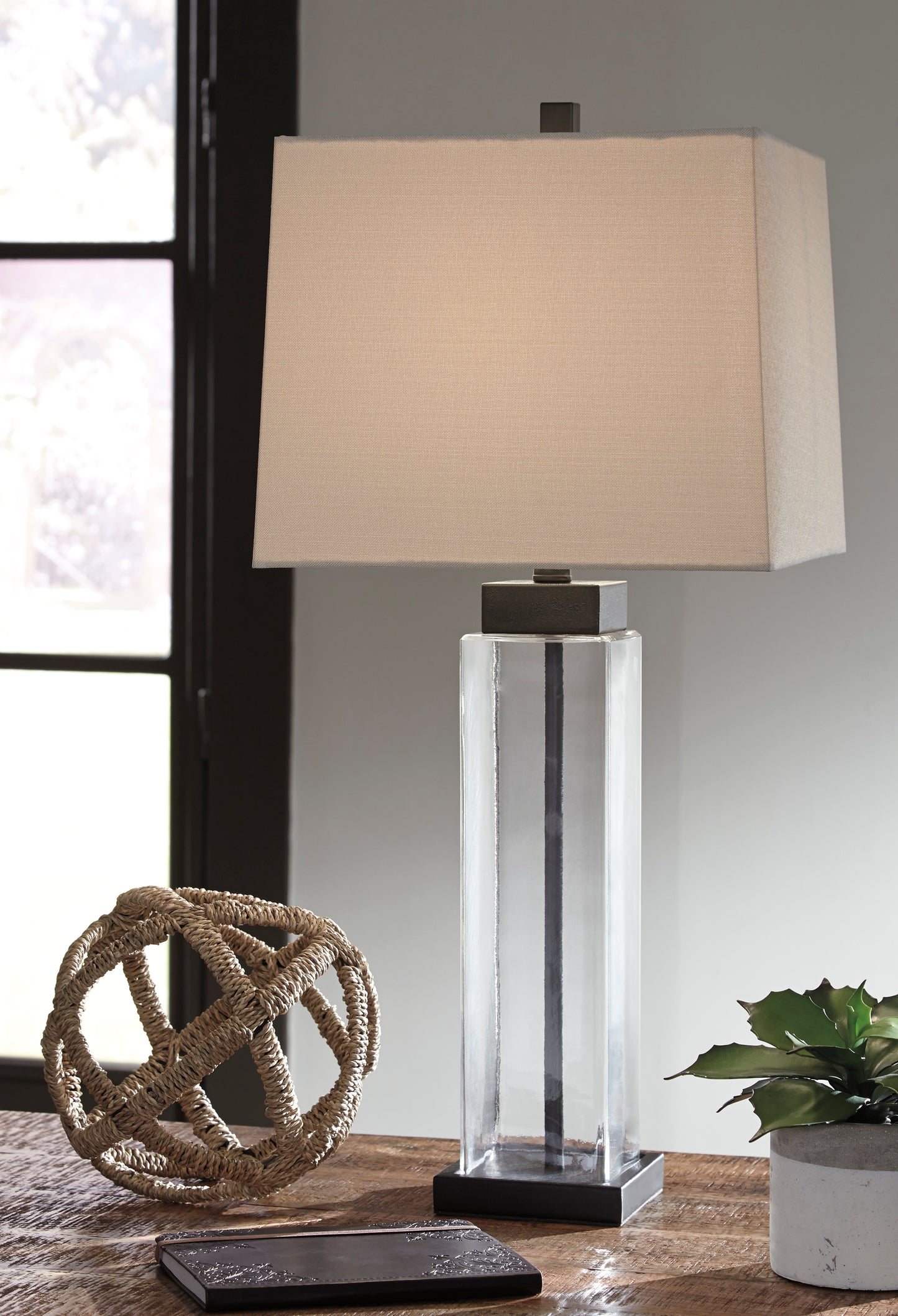 L431374 Glass Table Lamp